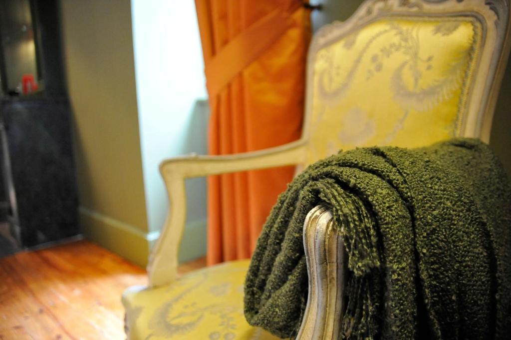 Bed and Breakfast Domaine Des Grands Cedres Cordelle Pokoj fotografie