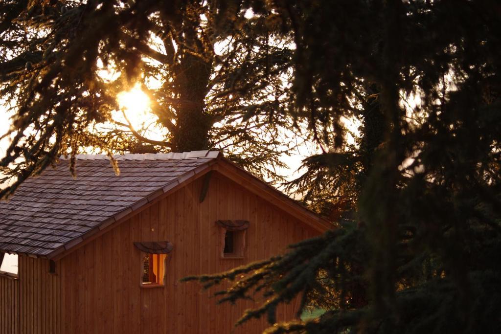 Bed and Breakfast Domaine Des Grands Cedres Cordelle Pokoj fotografie